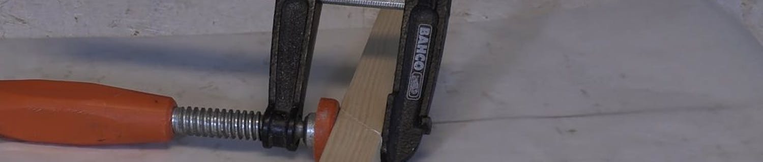 Brug bagepapir, når du limer Brug bagepapir, når du limer